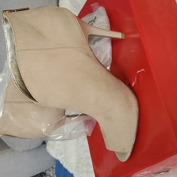 Guess Dakayla Open Toes Suede Heels Size 6.5 - Picture 2 of 8